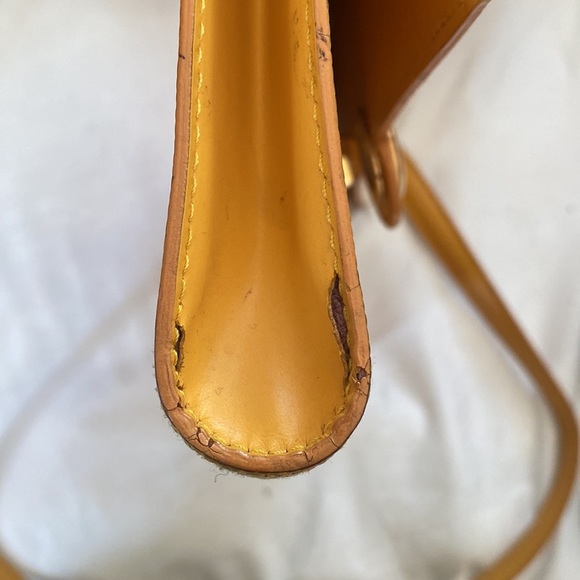 Louis Vuitton Epi Arsch Yellow Crossbody Bag - Picture 4 of 14